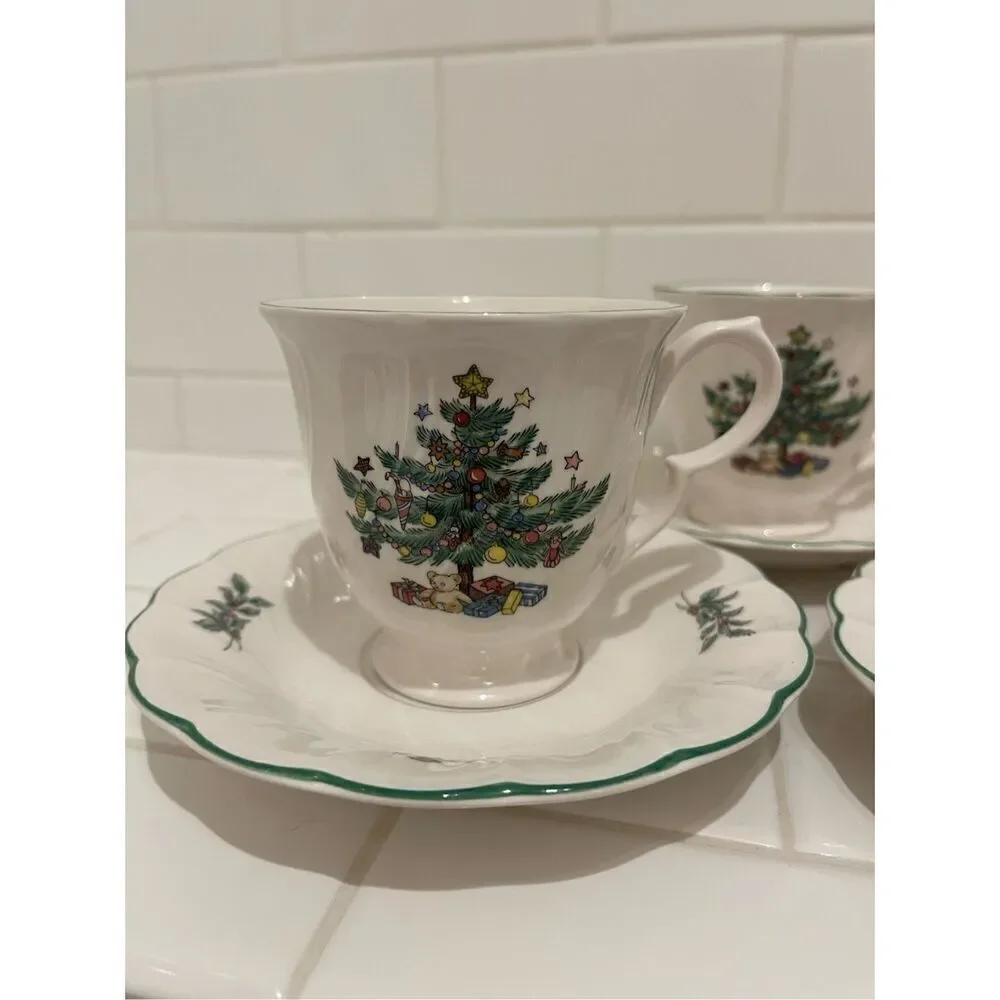 Vintage Nikko Ceramics Christmastime Teacups (4)